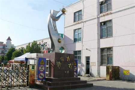 恒大雍河湾一线河景房出售中间楼层精装修大阳台